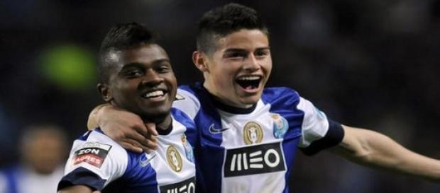 Kelvin festeja golo com James Rodríguez Kelvin festeja golo com James Rodríguez