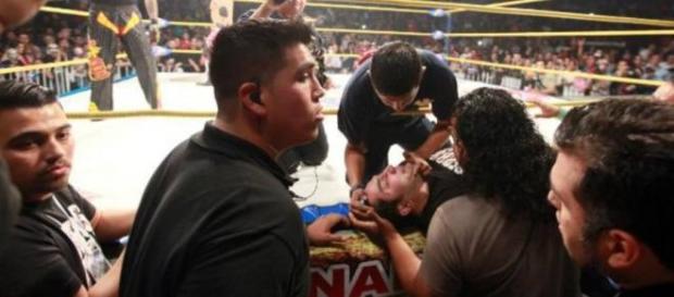 Rey Myterio destrozado por la muerte de su rival Rey Myterio destrozado por la muerte de su rival