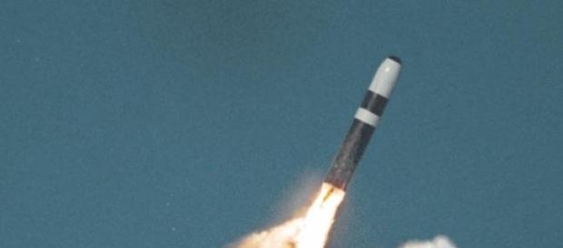 Armas nucleares voltam a opor Ocidente e Oriente. Armas nucleares voltam a opor Ocidente e Oriente.