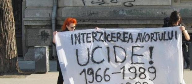Flash Mob "Interzicerea avortului ucide" Flash Mob "Interzicerea avortului ucide"