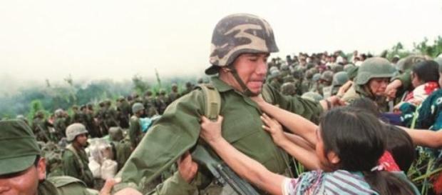 militares reprimiendo indígenas zapatistas militares reprimiendo indígenas zapatistas