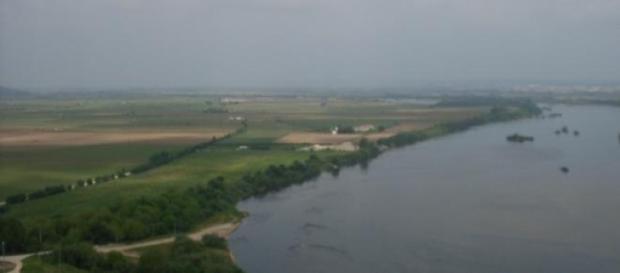 Rio Tejo, onde nas margens vivia o Povo Avieiro Rio Tejo, onde nas margens vivia o Povo Avieiro