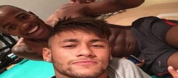 Victor Andrade mantém amizade com Neymar Victor Andrade mantém amizade com Neymar