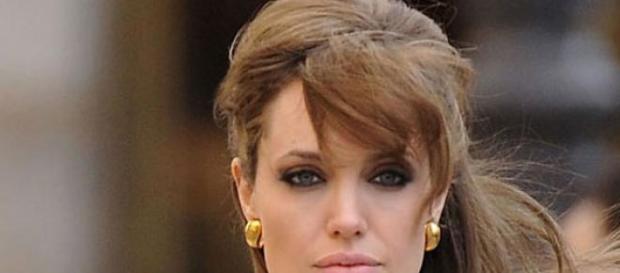Angelina Jolie diagnosticata din nou cu cancer Angelina Jolie diagnosticata din nou cu cancer