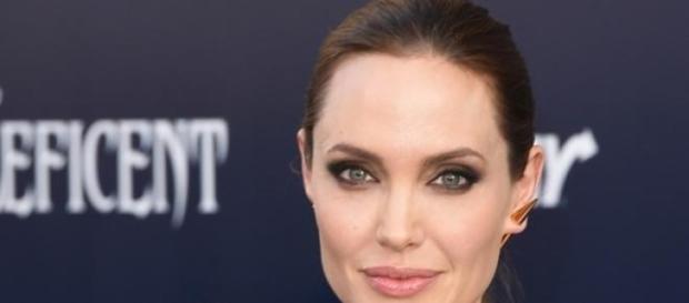 Angelina Jolie, muy concienciada contra el cáncer Angelina Jolie, muy concienciada contra el cáncer