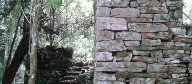 Esconderijo nazi localiza-se no parque Teyú Cuaré Esconderijo nazi localiza-se no parque Teyú Cuaré
