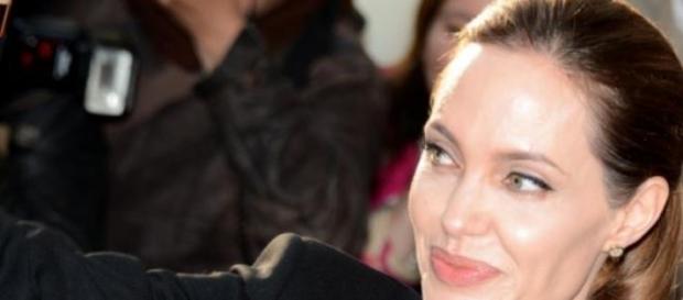 La actriz Angelina Jolie en una presentación La actriz Angelina Jolie en una presentación