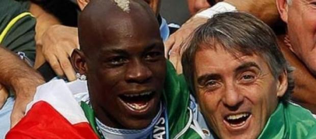 Mancini e Balotelli, que é de origem estrangeira. Mancini e Balotelli, que é de origem estrangeira.