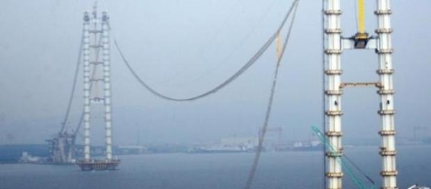 Puente flotante objeto de la noticia Puente flotante objeto de la noticia