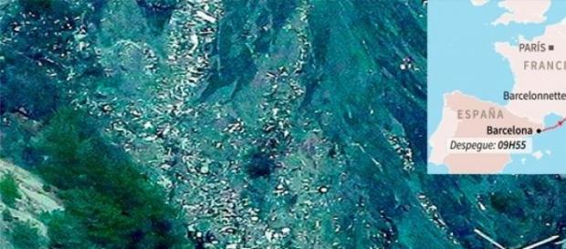 Restos del avión que cayó en los Alpes franceses Restos del avión que cayó en los Alpes franceses
