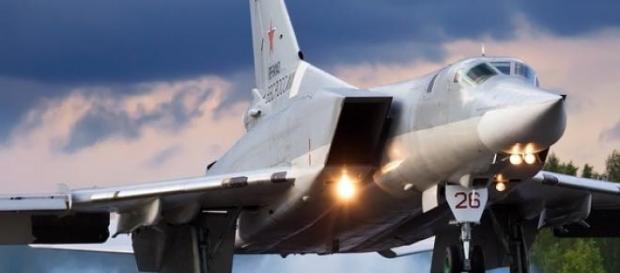 Avioane rusesti TU-22 interceptate in Baltica Avioane rusesti TU-22 interceptate in Baltica