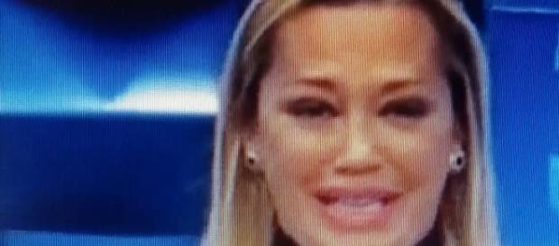 Belén llora cual cocodrilo en el confesionario Belén llora cual cocodrilo en el confesionario