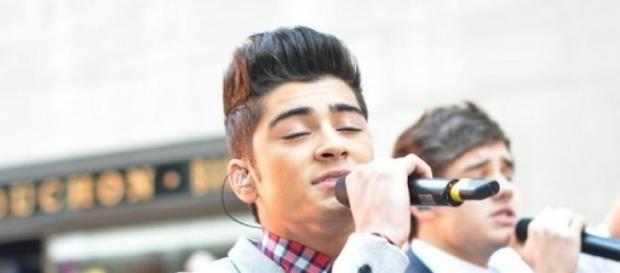 Cinco anos depois, Zayn abandonou a banda. Cinco anos depois, Zayn abandonou a banda.