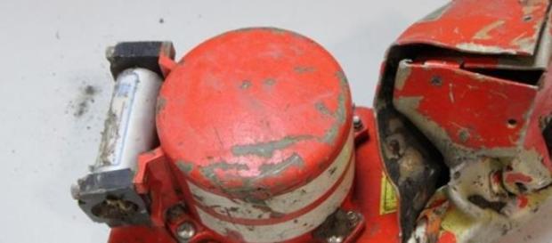 Esta é a caixa negra do avião da Germanwings. Esta é a caixa negra do avião da Germanwings.