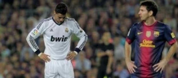 Messi supera Ronaldo... em ganhos. Messi supera Ronaldo... em ganhos.