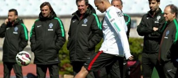 Pepe pode não recuperar para o jogo com a Sérvia Pepe pode não recuperar para o jogo com a Sérvia