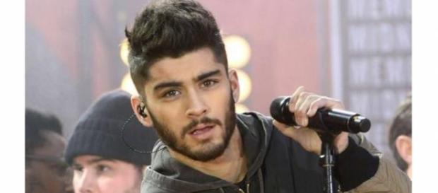 Zayn Malik anuncia saída do 'One Direction' Zayn Malik anuncia saída do 'One Direction'