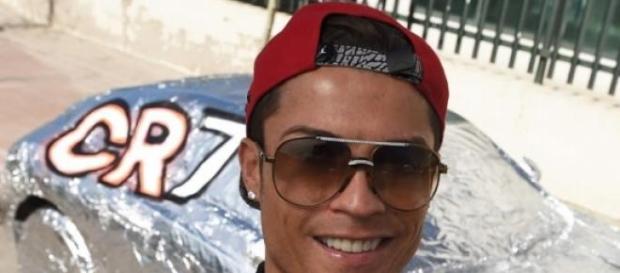 Cristiano Ronaldo decora carro de Quaresma Cristiano Ronaldo decora carro de Quaresma