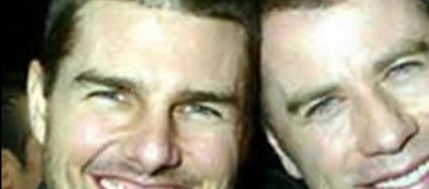 Tom Cruise y John Travolta tienen una relación Tom Cruise y John Travolta tienen una relación