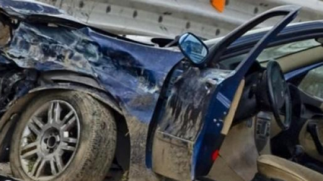 Carabinieri rapinano un supermarket