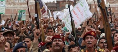 Manifestazione di miliziani Houthi a Sanaa