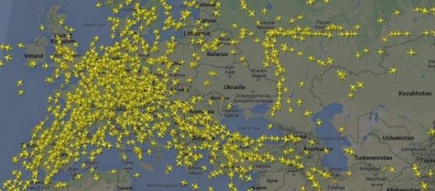 Milhares de aviões continuam a voar todos os dias Milhares de aviões continuam a voar todos os dias