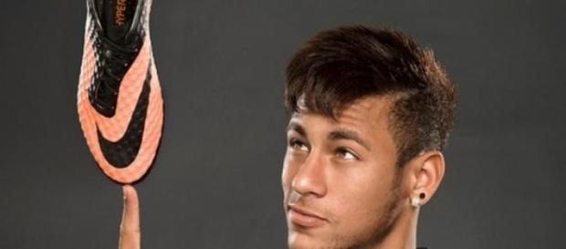 Neymar continua imparável no Barcelona e no Brasil Neymar continua imparável no Barcelona e no Brasil
