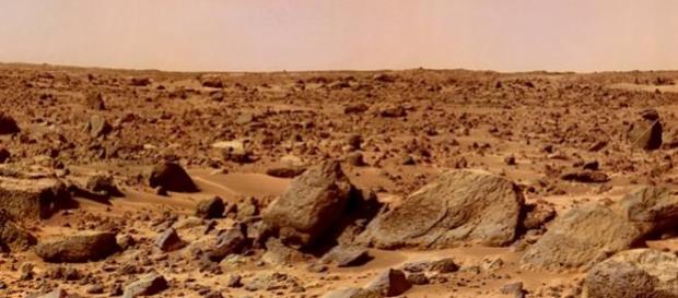 Rock-strewn surface imaged by Mars Pathfinder Rock-strewn surface imaged by Mars Pathfinder