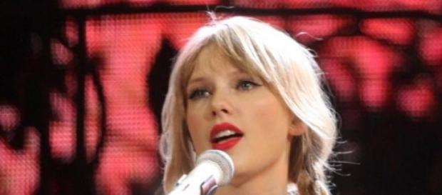 Taylor Swift vive una nueva aventura amorosa. Taylor Swift vive una nueva aventura amorosa.