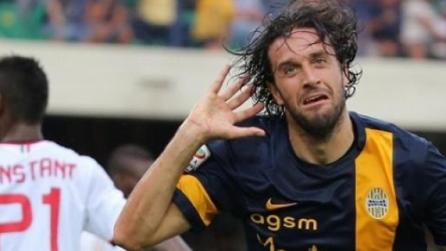 Luca Toni e la sua singolare esultanza