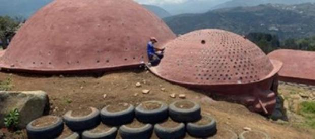 Les maisons ont une forme arrondie et flexible. Les maisons ont une forme arrondie et flexible.