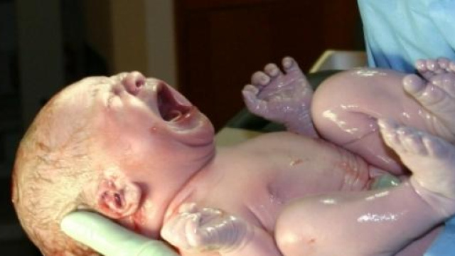 Parto "miracoloso": mamma e bimba stanno bene.