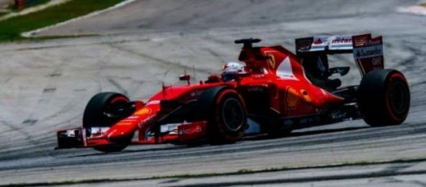 Escuderia italiana Ferrari vence na Malásia Escuderia italiana Ferrari vence na Malásia