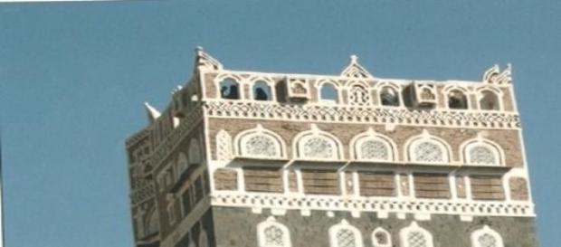 Felsenpalast Dar al-Hajjar im Wadi Dahr/Jemen. Felsenpalast Dar al-Hajjar im Wadi Dahr/Jemen.