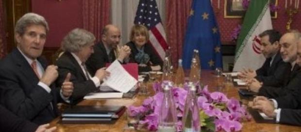 Les diplomates ont jusqu'à mardi pour s'entendre. Les diplomates ont jusqu'à mardi pour s'entendre.