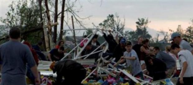 Tornados causm destruição Tornados causm destruição