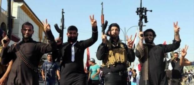 Activista previene a niñas de las garras del islam Activista previene a niñas de las garras del islam