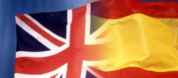 Bandera como símbolo de bilingüismo español. Bandera como símbolo de bilingüismo español.