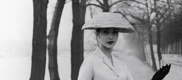 Bettina Graziani na famosa pose para a Dior. Bettina Graziani na famosa pose para a Dior.