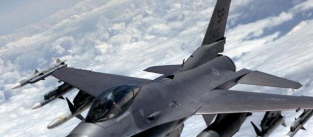 Faimosul avion de lupta F16 Faimosul avion de lupta F16