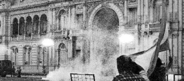 La censura en la democracia. La censura en la democracia.