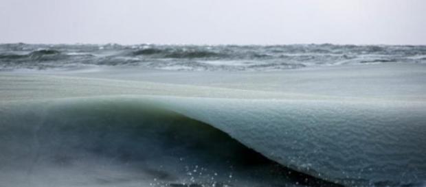 Ondas congeladas na ilha de Nantucket Ondas congeladas na ilha de Nantucket