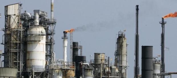 SUA, tara cu cel mai mare consum de petrol SUA, tara cu cel mai mare consum de petrol