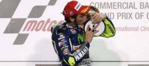 Valentino Rosssi sur le podium Valentino Rosssi sur le podium