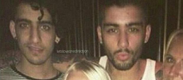 Zayn Malik e a modelo sueca à direita Zayn Malik e a modelo sueca à direita