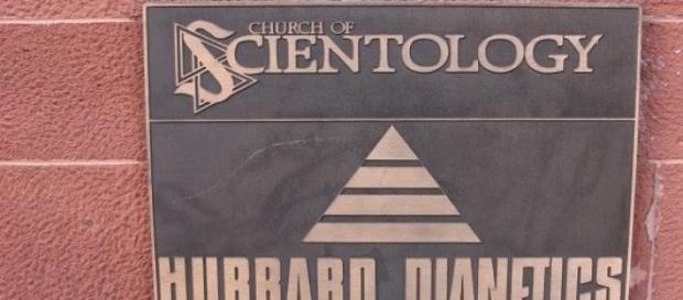O escritor Ron Hubbard é o fundador da Cientologia O escritor Ron Hubbard é o fundador da Cientologia