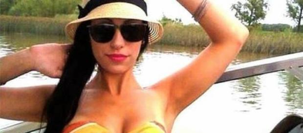 Sofia Dávila é bonita e atraente, mas... Sofia Dávila é bonita e atraente, mas...