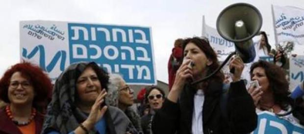 Les femmes veulent un accord avec la Palestine. Les femmes veulent un accord avec la Palestine.