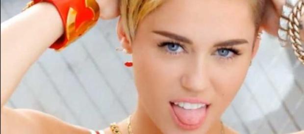 Miley vuelve a sus orígenes Miley vuelve a sus orígenes