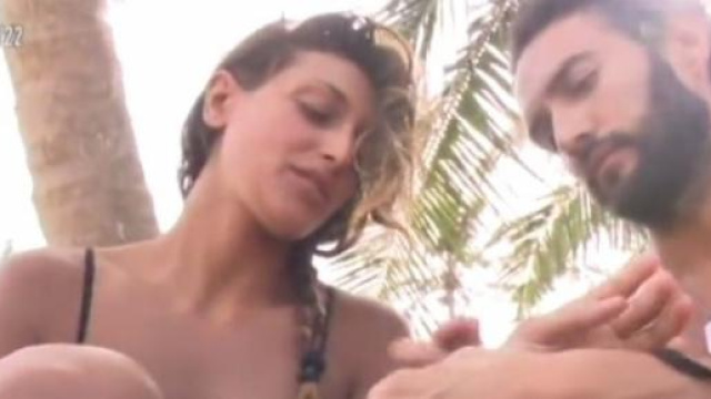 Isola Famosi gossip, Cristina Buccino-Alex Belli